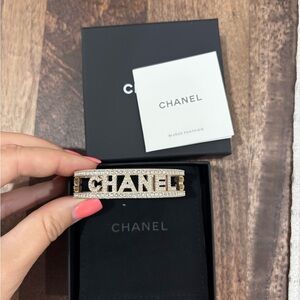 Authentic NEW CHANEL rare rhinestone gold bracelet 🤩